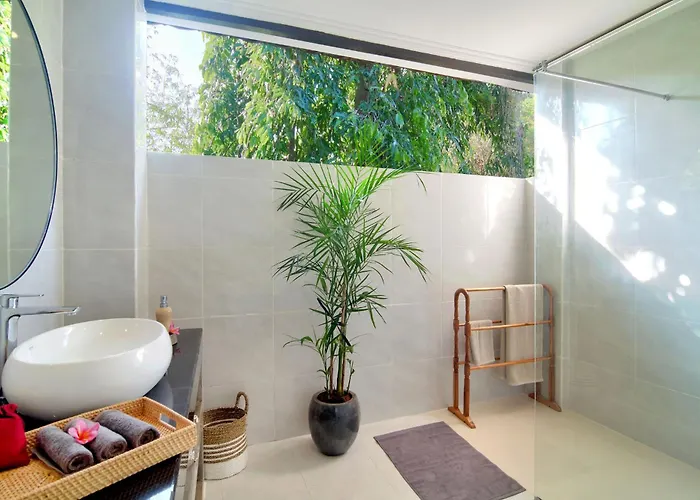 アパート Selasih House スミニャック