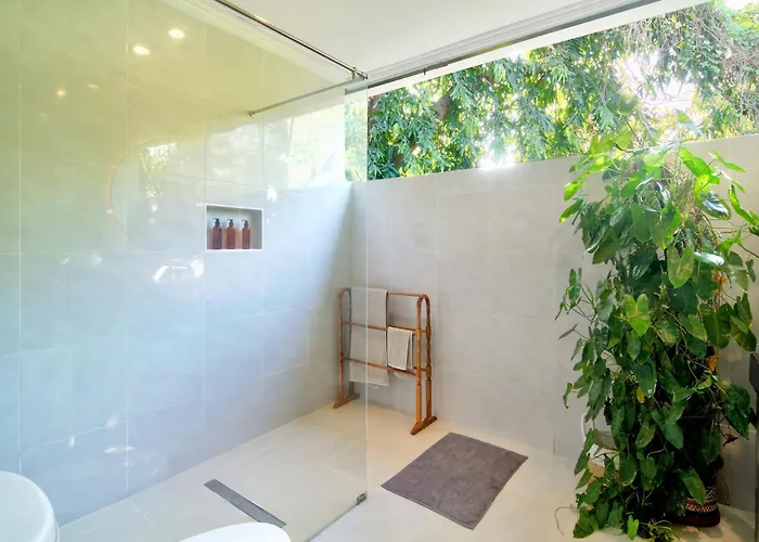 アパート Selasih House スミニャック